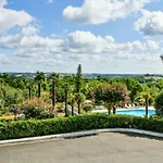 Logis & Restaurant Aux Tauzins