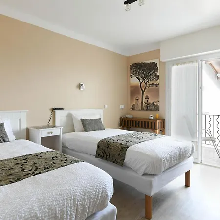 Logis Hôtel&restaurant Aux Tauzins Hotel