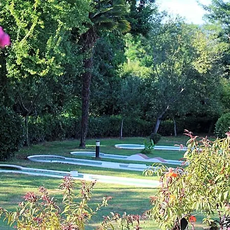 Hotel Aux Tauzins 3*