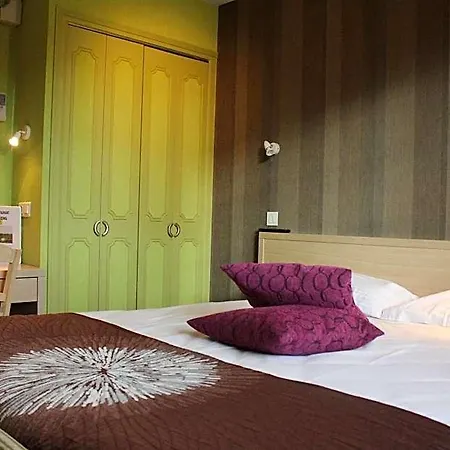 Aux Tauzins Hotel