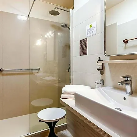 Aux Tauzins Hotel