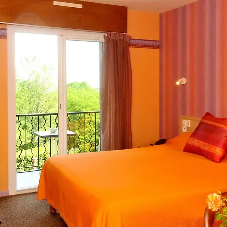 Logis & Restaurant Aux Tauzins