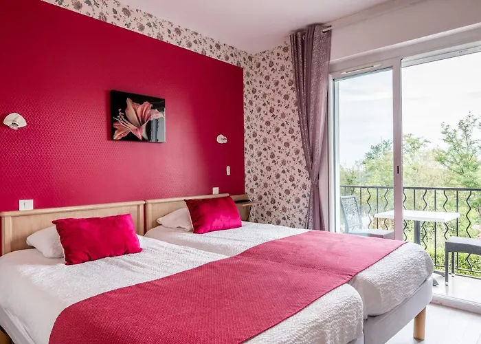 Logis & Restaurant Aux Tauzins 3*