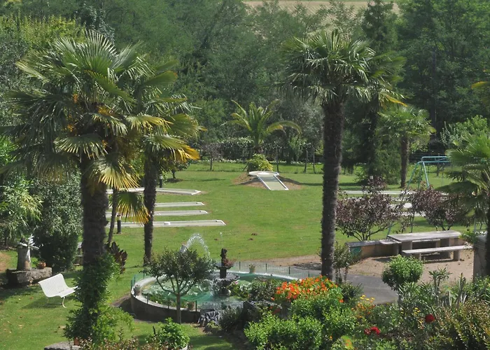 Logis & Restaurant Aux Tauzins